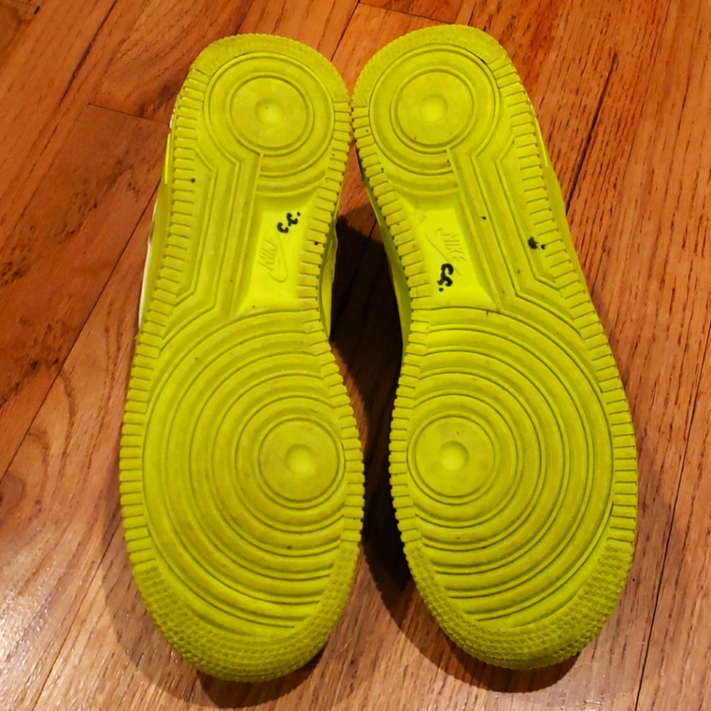 Nike Air Sneakers (6 youth/ 8womens ) - Picture 4 of 5